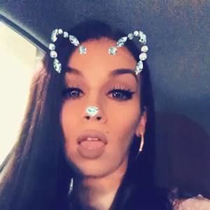 Meet your Posher, Alexis